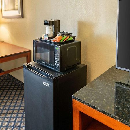 Quality Inn & Suites Seville Dış mekan fotoğraf
