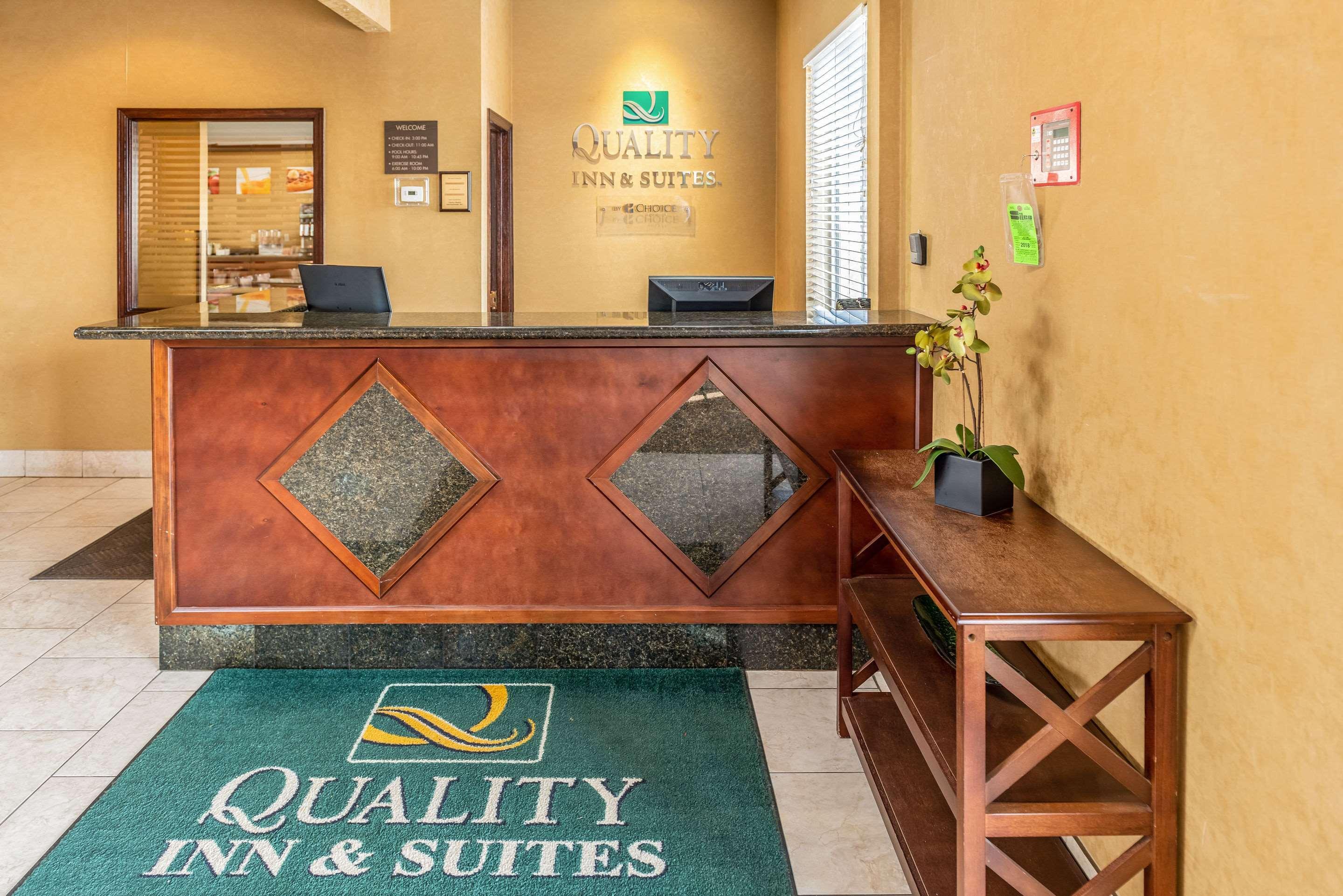 Quality Inn & Suites Seville Dış mekan fotoğraf