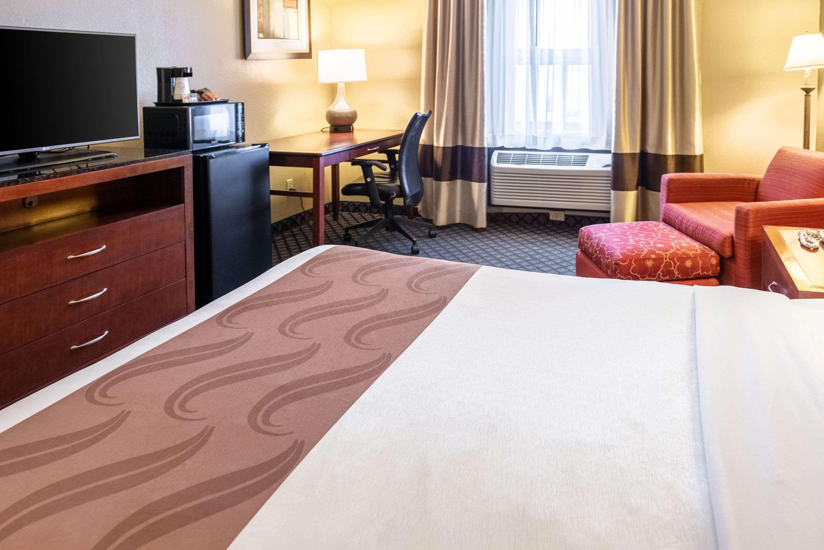 Quality Inn & Suites Seville Dış mekan fotoğraf