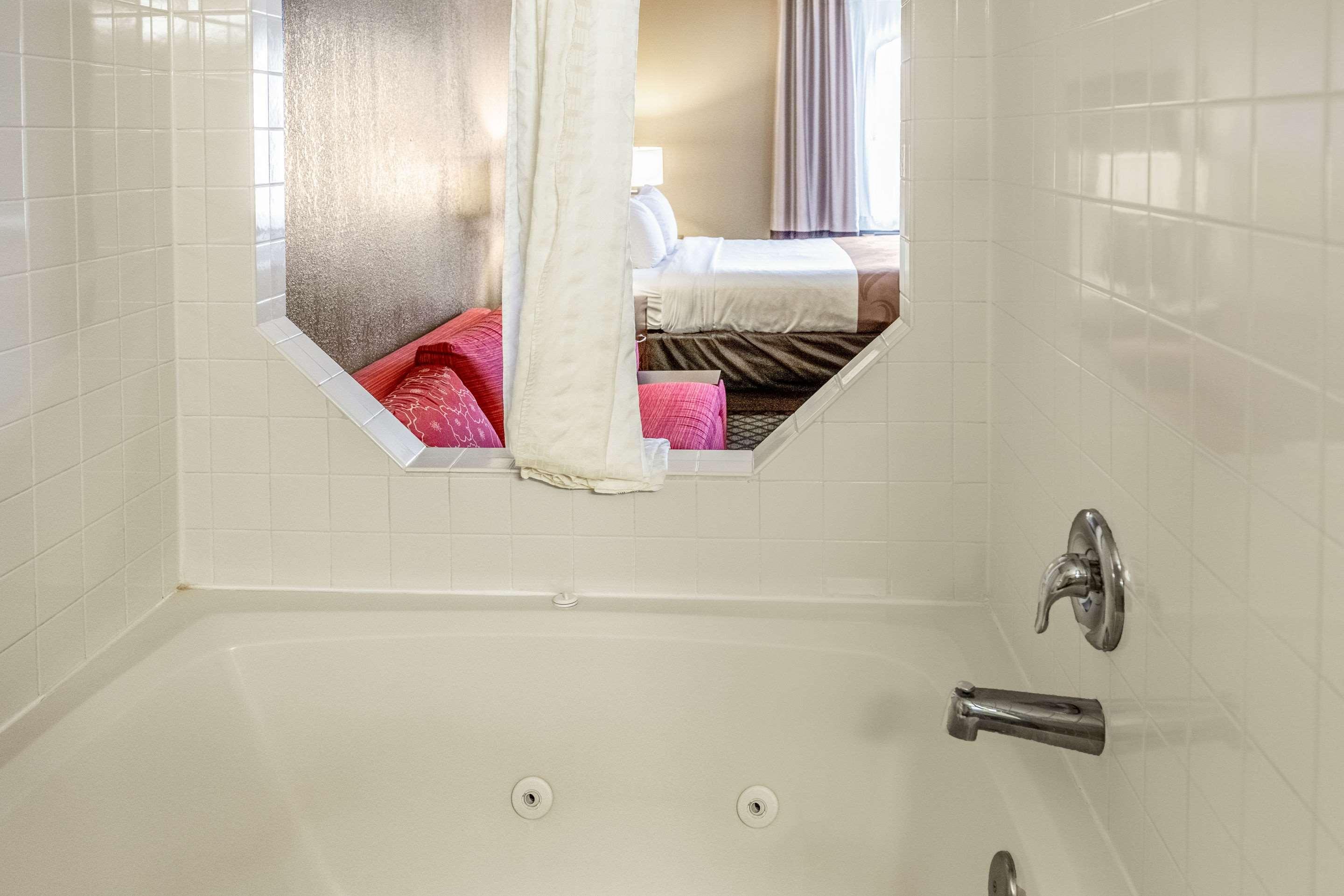 Quality Inn & Suites Seville Dış mekan fotoğraf