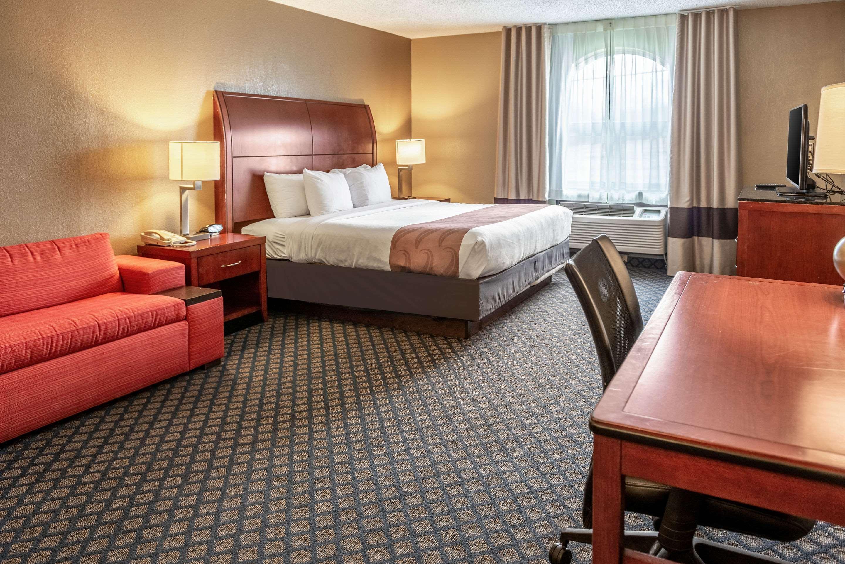 Quality Inn & Suites Seville Dış mekan fotoğraf