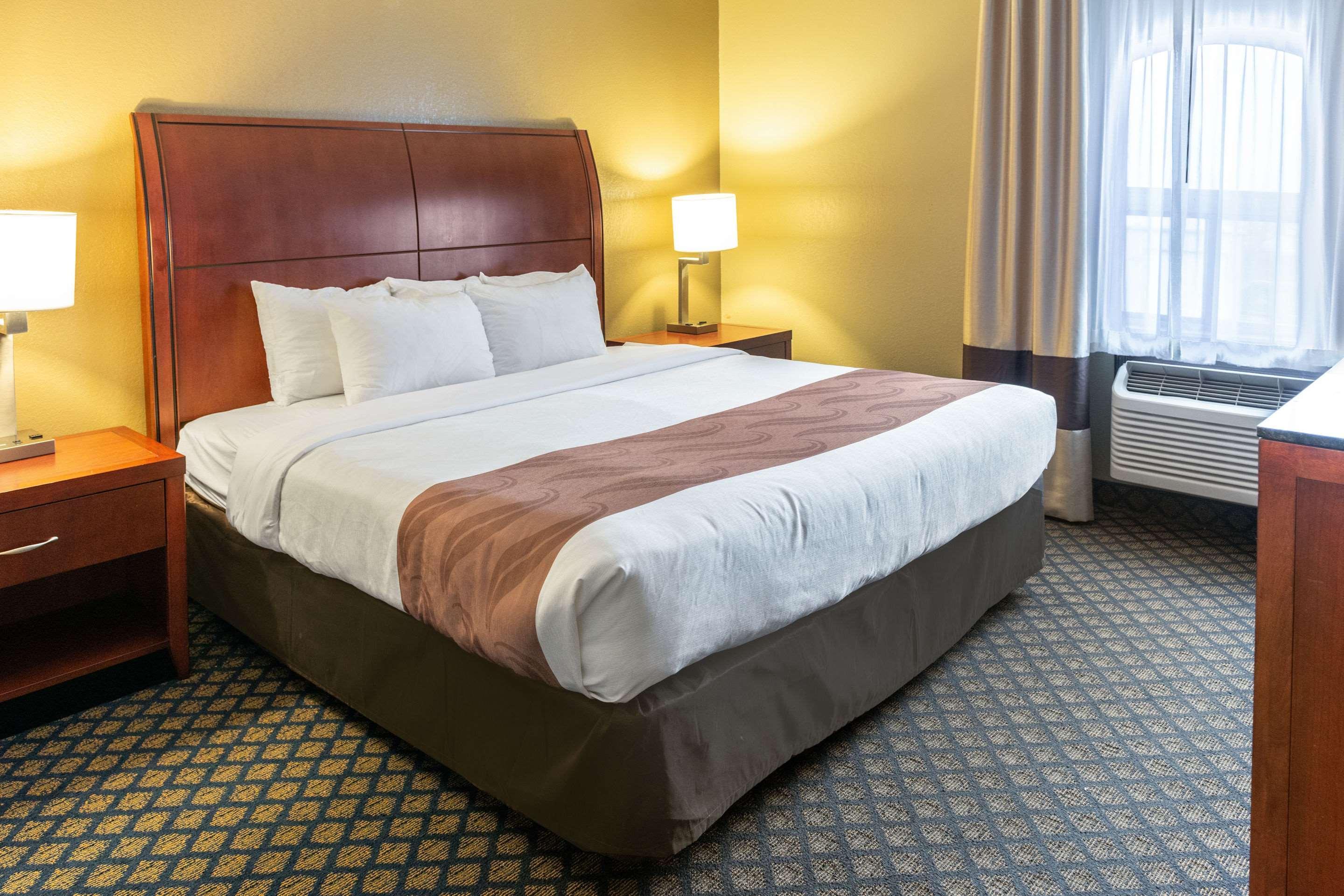 Quality Inn & Suites Seville Dış mekan fotoğraf