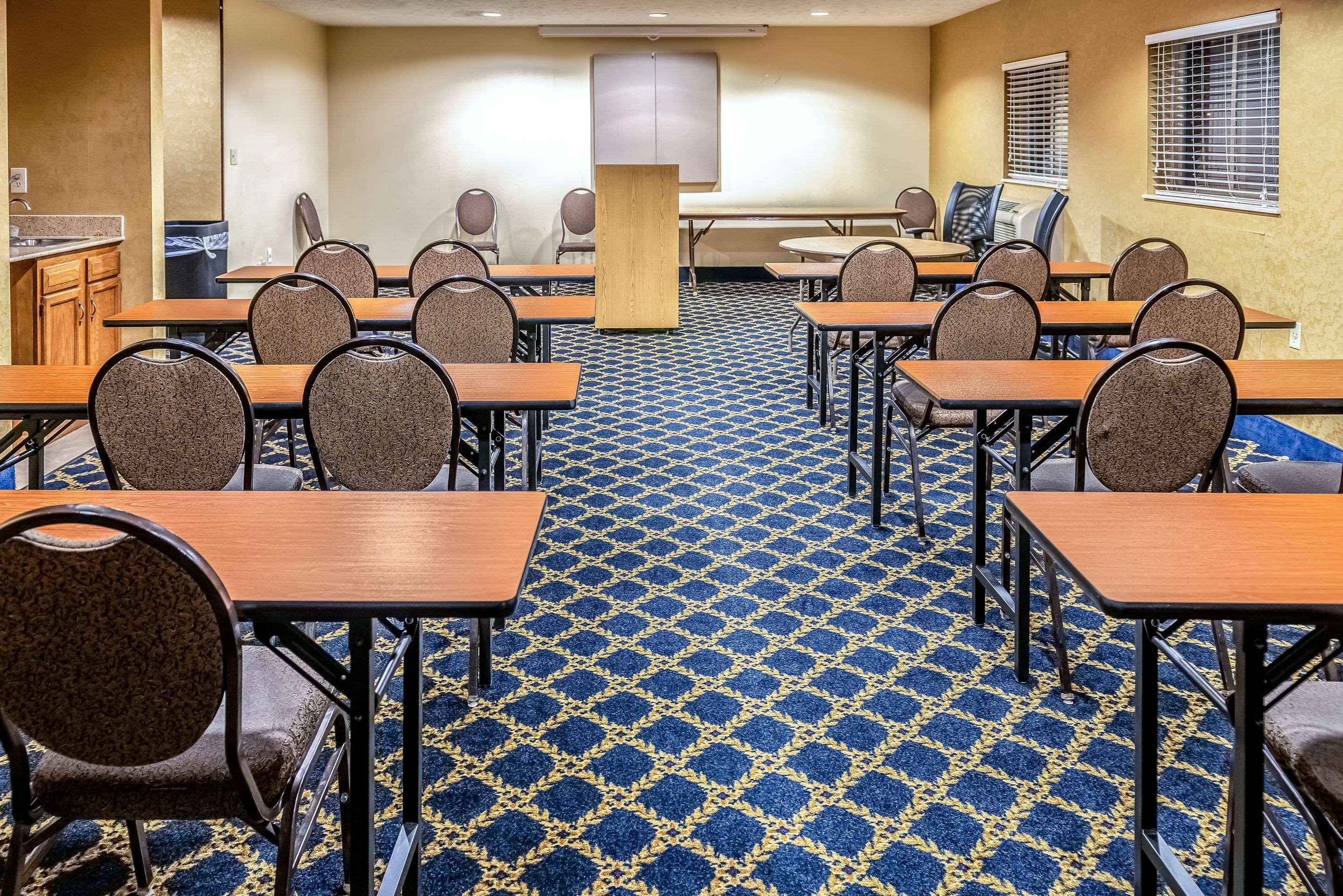 Quality Inn & Suites Seville Dış mekan fotoğraf