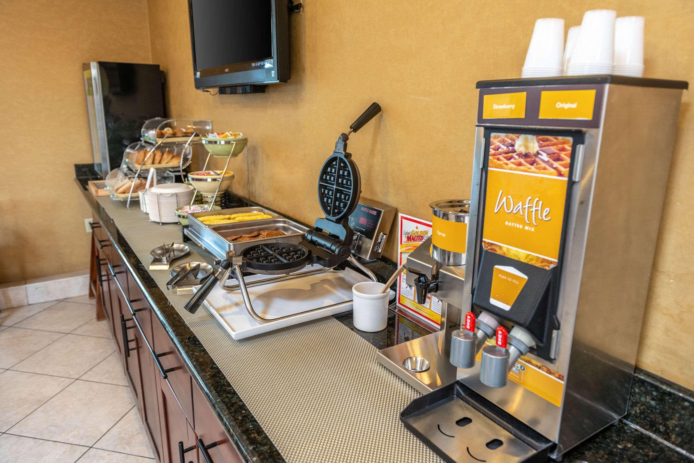 Quality Inn & Suites Seville Dış mekan fotoğraf