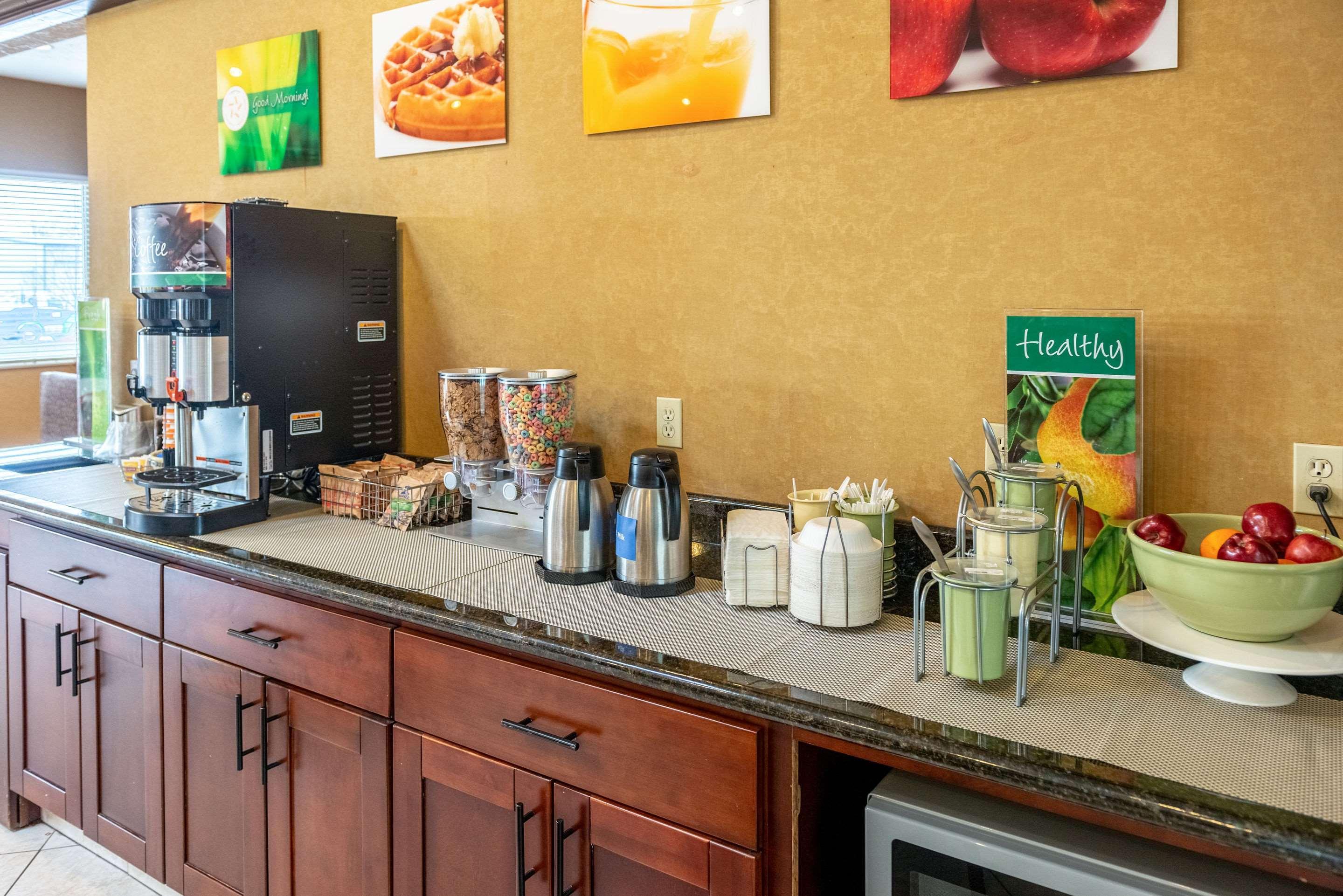 Quality Inn & Suites Seville Dış mekan fotoğraf