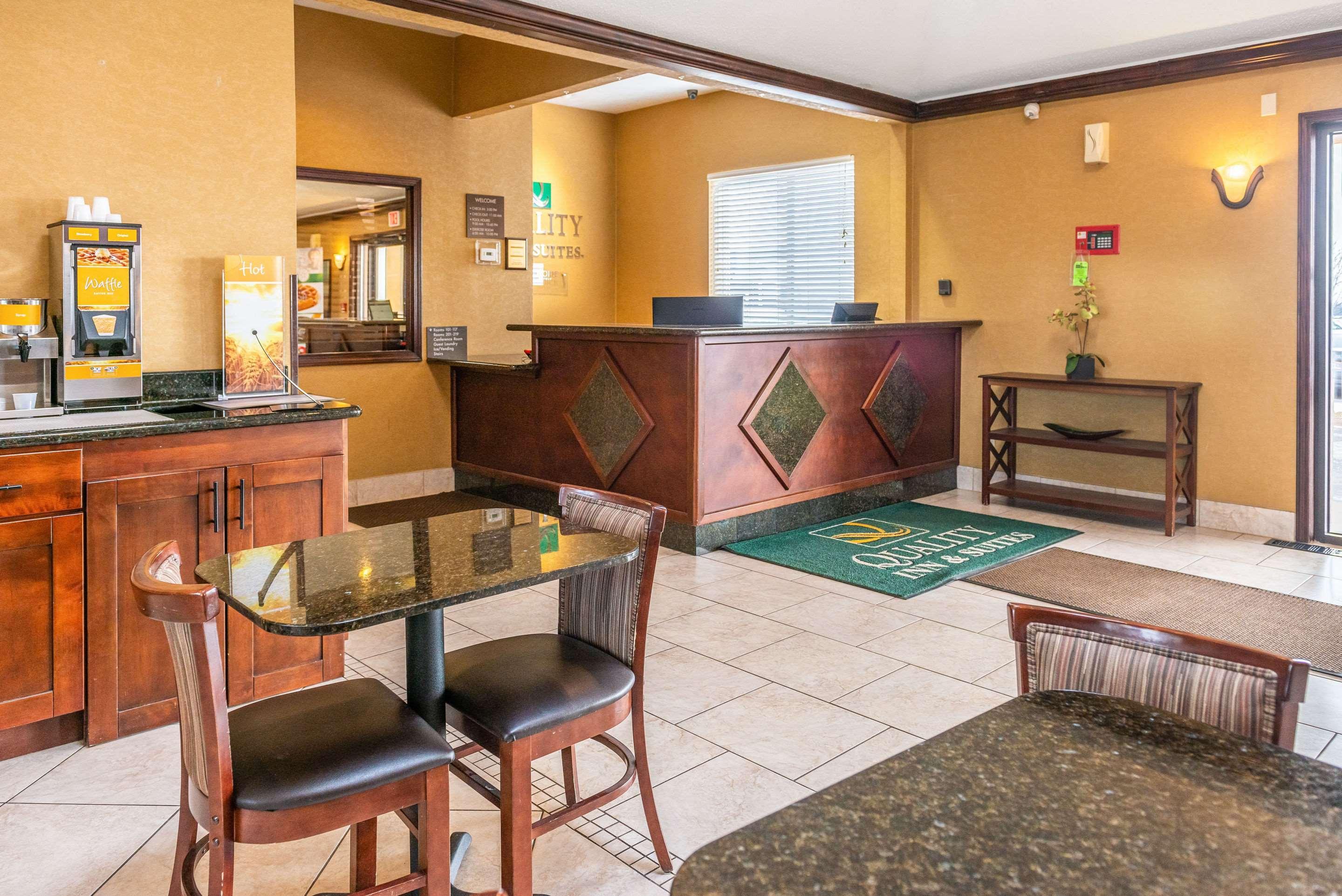 Quality Inn & Suites Seville Dış mekan fotoğraf