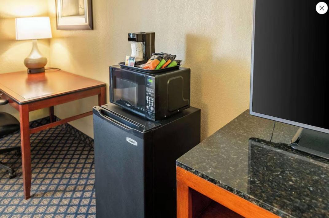 Quality Inn & Suites Seville Dış mekan fotoğraf