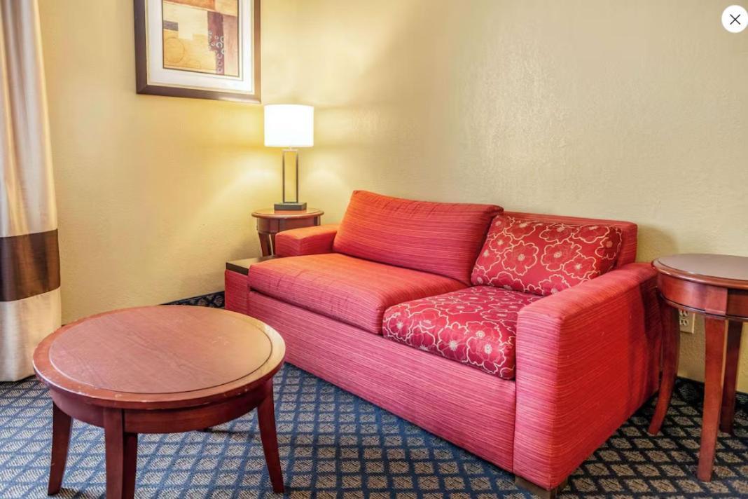 Quality Inn & Suites Seville Dış mekan fotoğraf