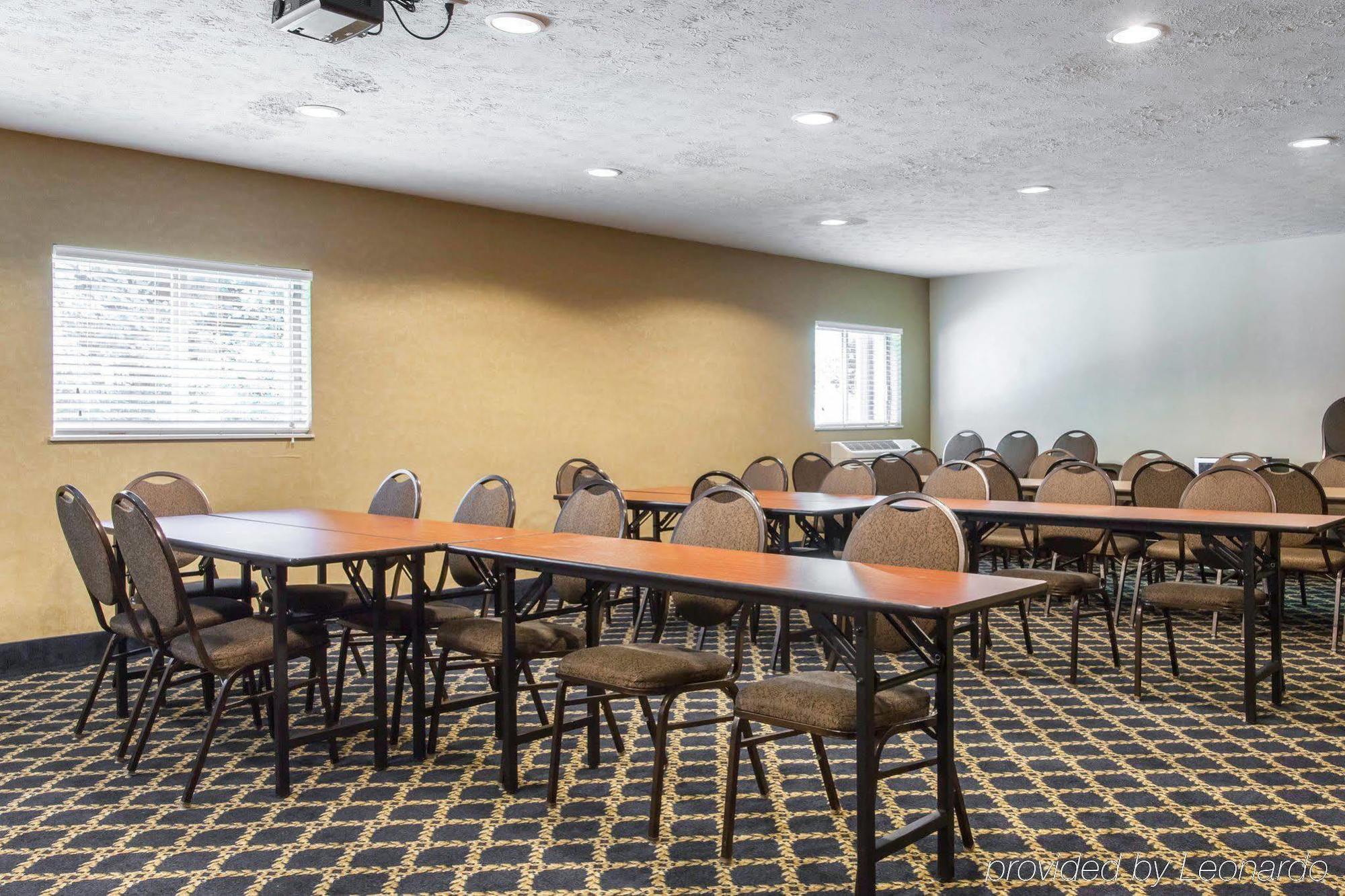 Quality Inn & Suites Seville Dış mekan fotoğraf