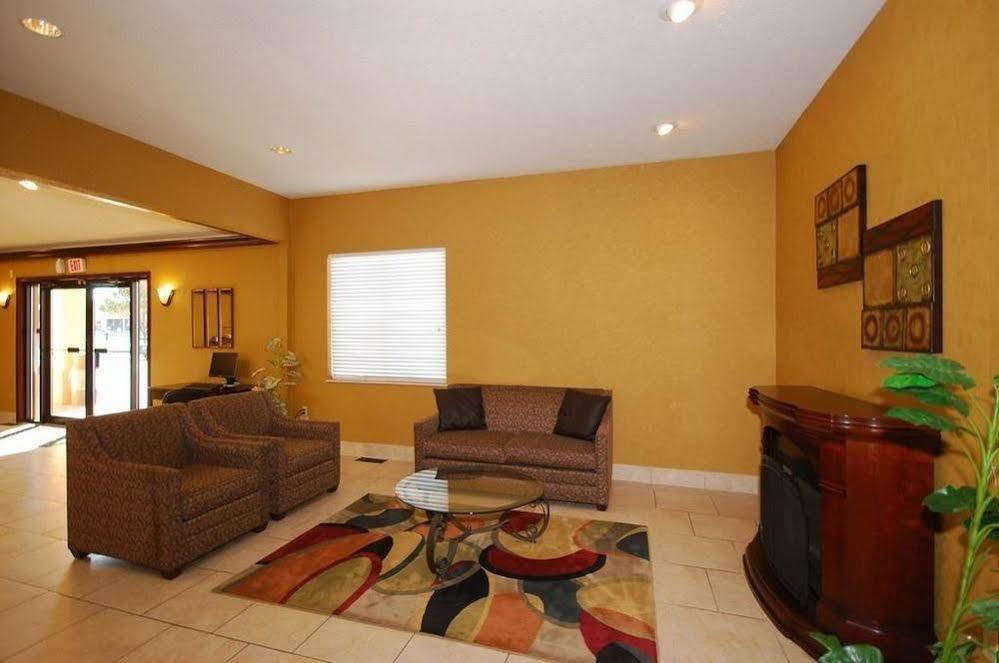 Quality Inn & Suites Seville Dış mekan fotoğraf