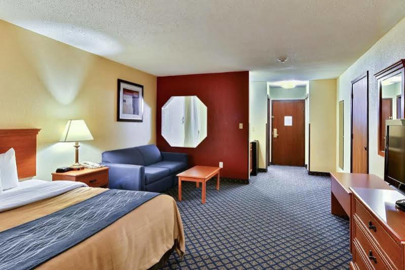 Quality Inn & Suites Seville Dış mekan fotoğraf