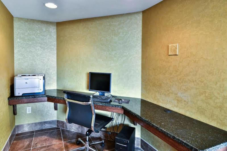 Quality Inn & Suites Seville Dış mekan fotoğraf